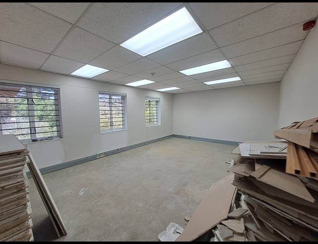 218M² OFFICE TO LET IN CRAIGHALL